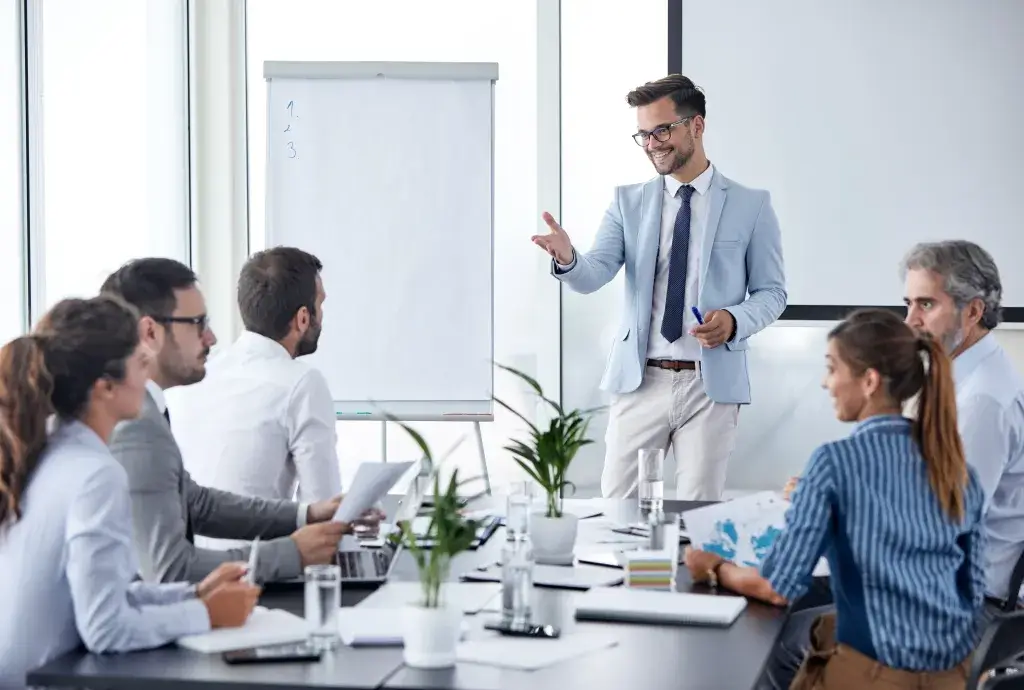 Équipe en formation professionnelle avec EBS